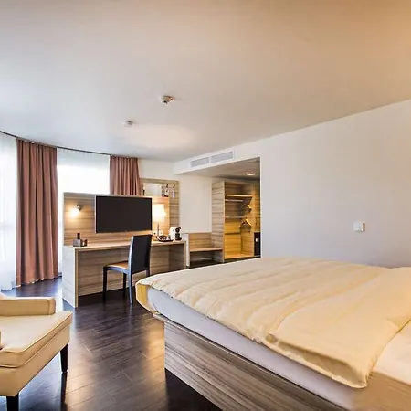 Hotel Staycity - 3*