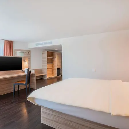 Staycity - فندق 3*
